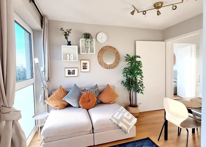 Urban Living - Floor *