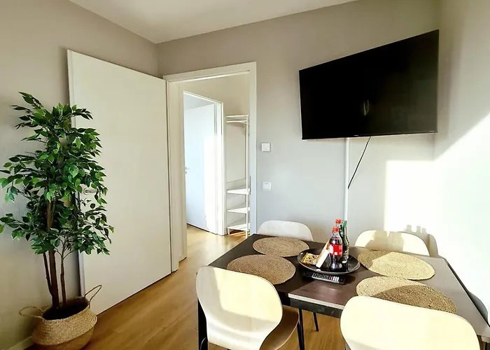 Urban Living - Floor